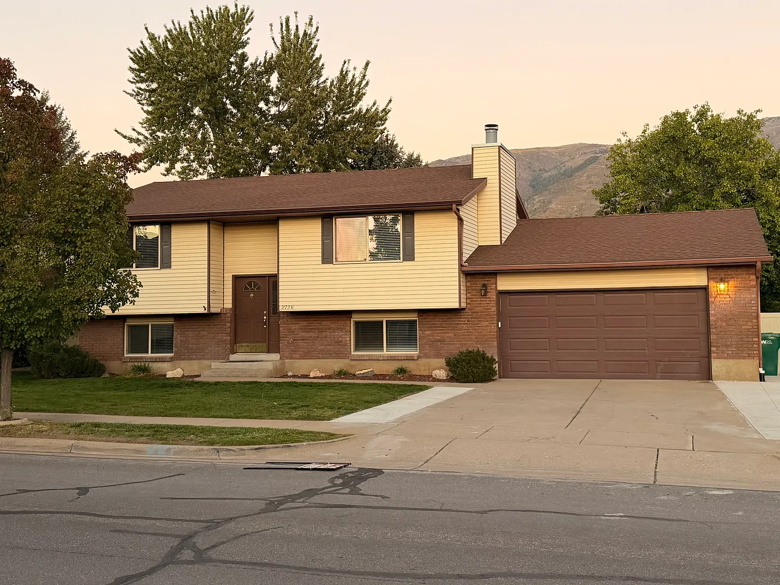 4 bed, 2200 sqft, $2,300 — Photo 1