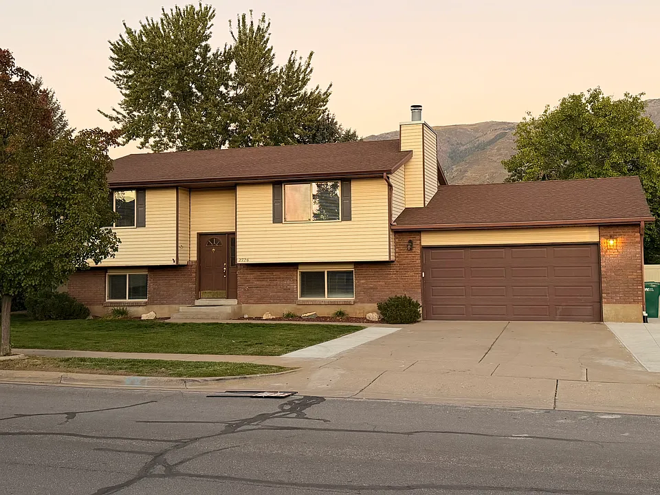 2726 N 1600 E