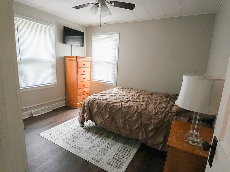 72 Sherwood Ave — Photo 14