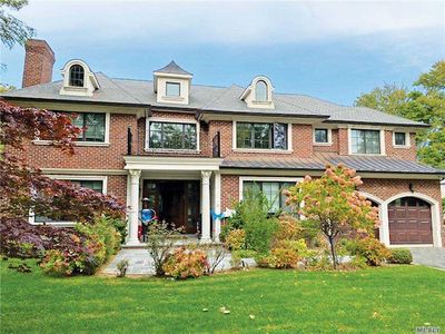 55 Nassau Dr, Great Neck, NY, 11021