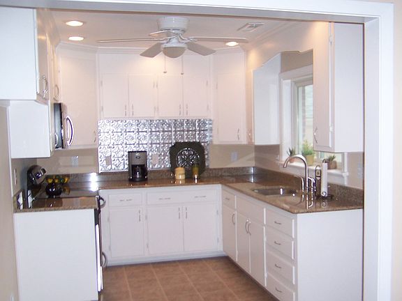 GRANITE KITCHEN-CEILING FAN-UNDER COUNTER/RECESSED LIGHTING