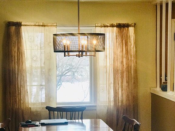 Enjoy serene views of the Blue Mountain from your Dining Room!