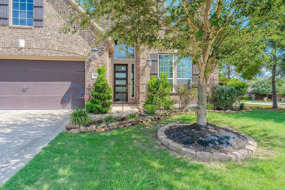 4 bed, 2991 sqft, $2,990 — Photo 3