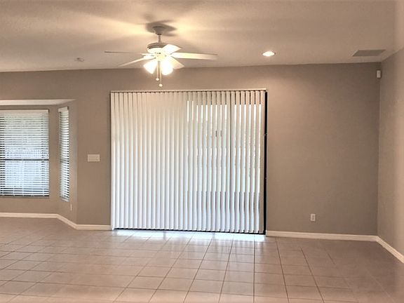 3rd image of 1545 Amaryllis Cir