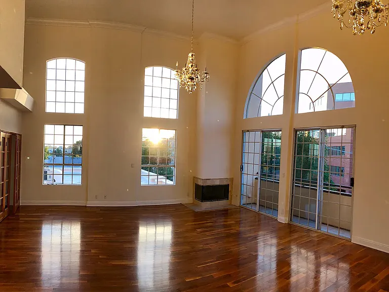11812 Gorham Ave #Penthouse 1 — Photo 4