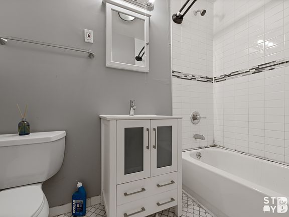 5th image of 596 Eastern Pkwy Floor 3