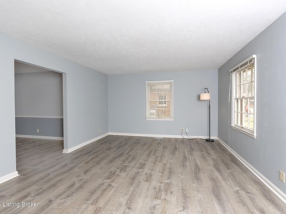 4th image of 2518 Savannah Rd