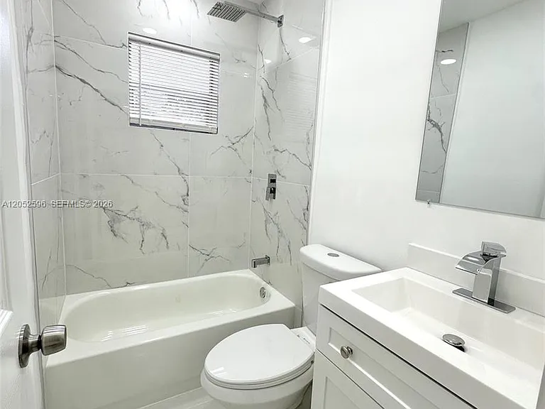417 NW 7th Ter #2 — Photo 8