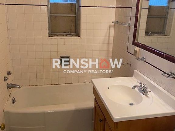 4th image of 3755 Oakley Ave
