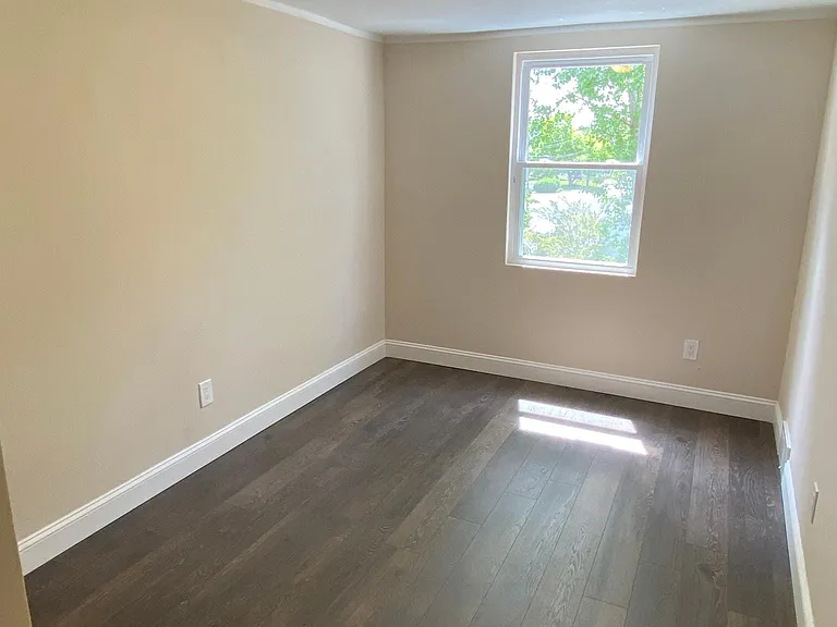 216 W Washington Ave — Photo 8