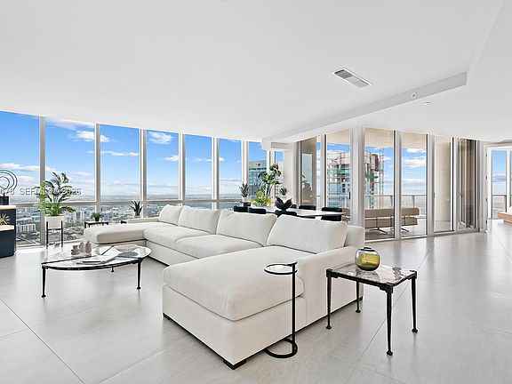 2nd image of 851 NE 1st Ave #Penthouse 5402