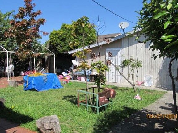 2nd image of 271 Elmwood Ln