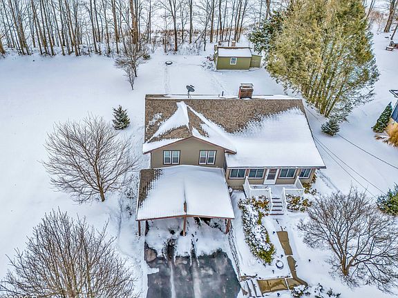 2nd image of 21 Buena Vista Dr