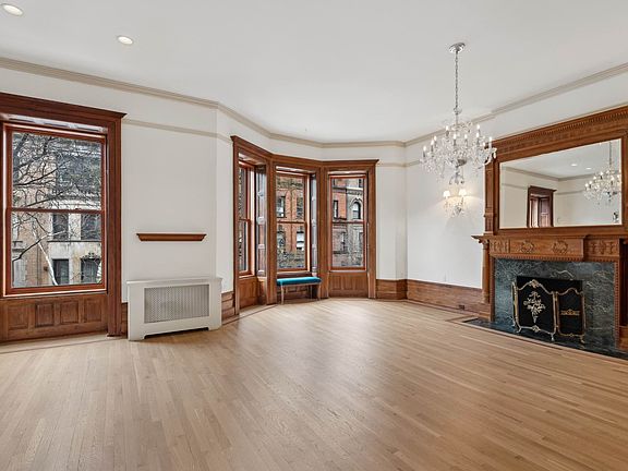 2nd image of 38 W 69th St #2A