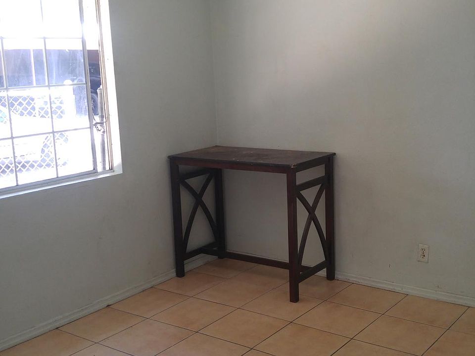 2nd image of 1256 N Sierra Way #1