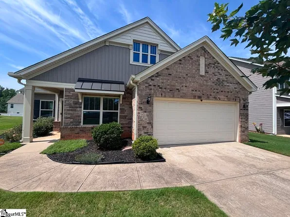 565 Goldstone Ln, Boiling Springs, SC 29316