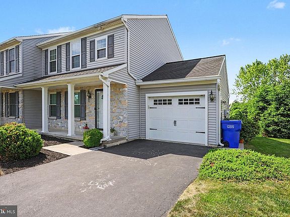 4th image of 4281 Green Park Dr