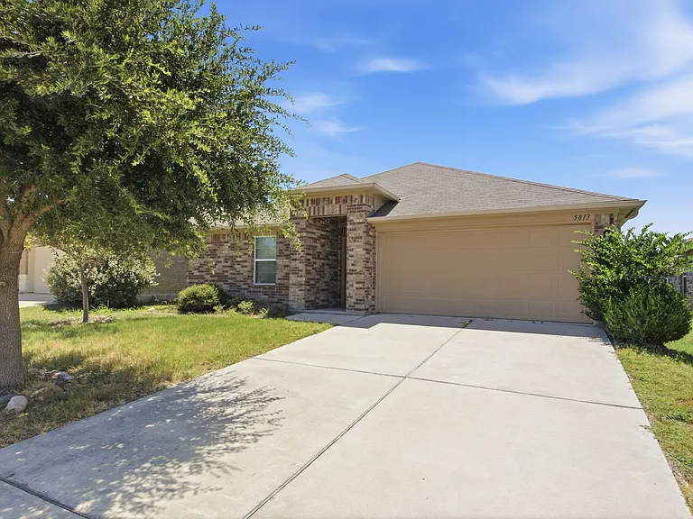 5813 Roderick Dr — Photo 5