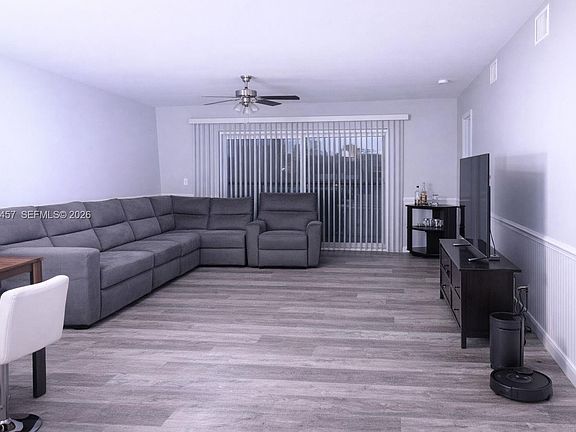 4th image of 2420 SW 81st Ave APT 403