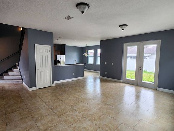4th image of 328 Dundee Dr