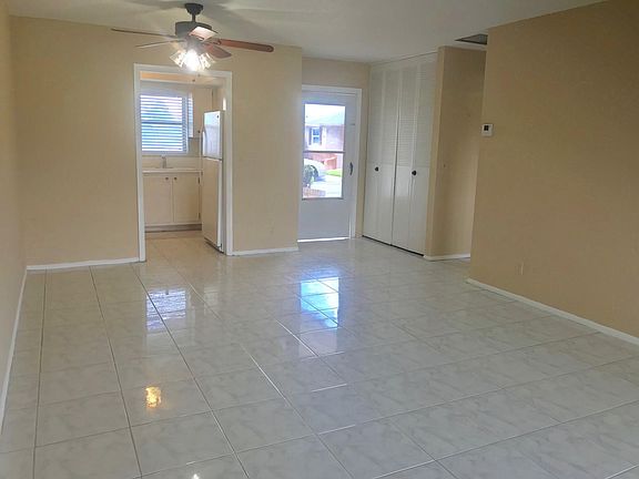 2nd image of 2557 Dudley Dr W APT B