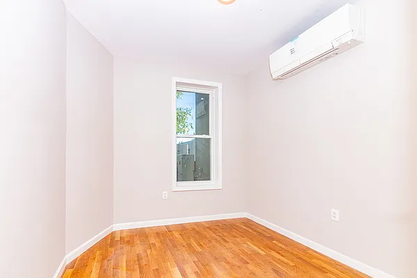 Rented by MySpaceNYC | media 15