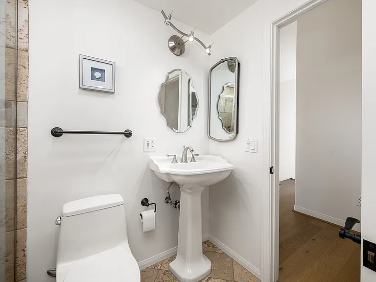 117 Marine Ave #A — Photo 9