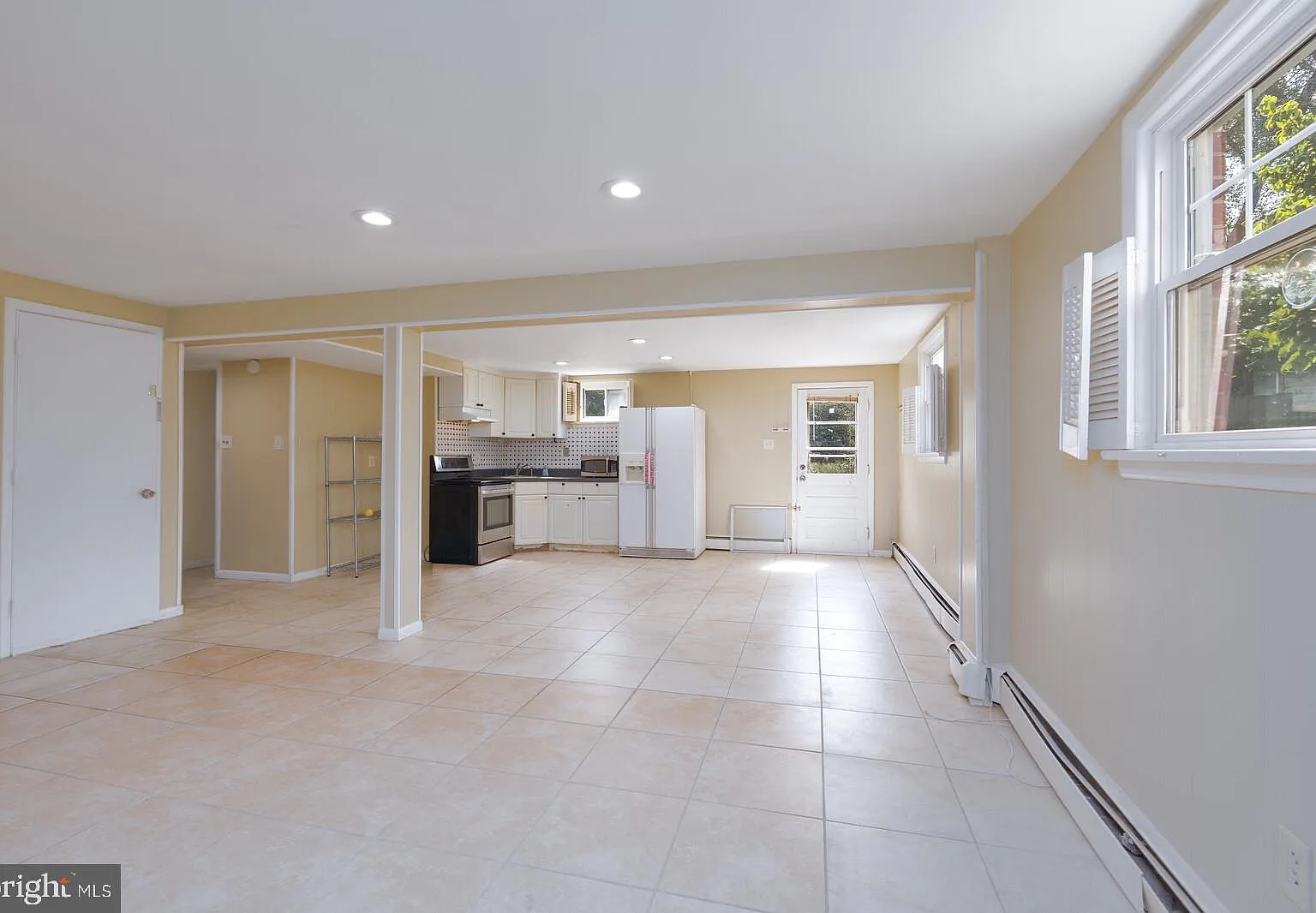 1 bed, 1.0 bath, 3852 sqft, $2,000 — Photo 1