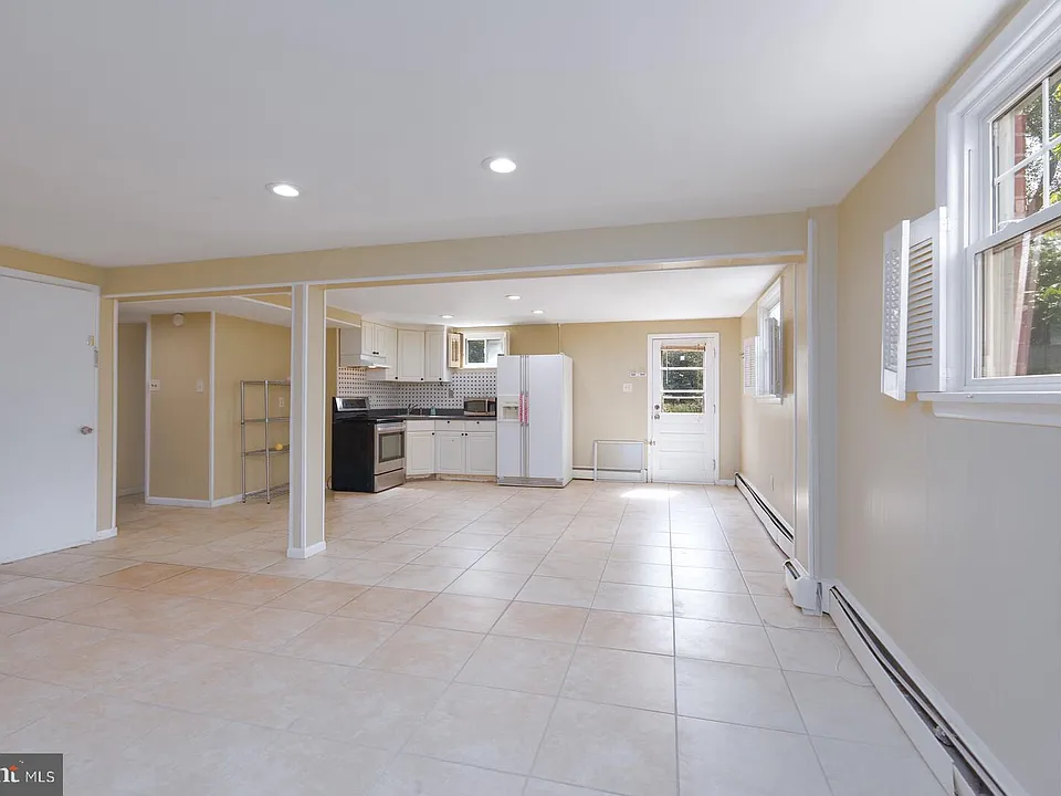 12512 Circle Dr