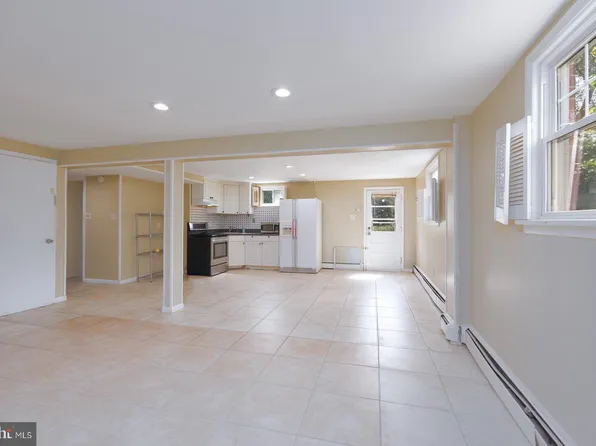 12512 Circle Dr, Rockville, MD 20850