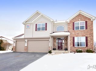 6903 Waterford Dr, McHenry, IL 60050