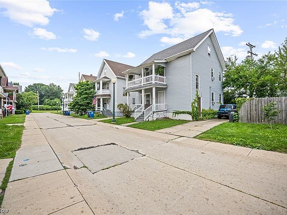 3rd image of 1272 Clifton Prado