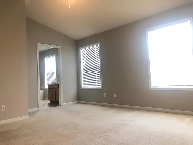 Mast bedroom on 2nd floor