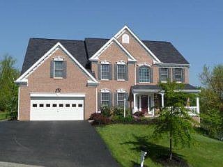 2nd image of 150 Oak Ln