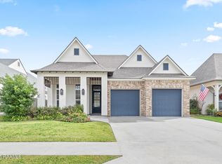 407 Channel Dr, Broussard, LA 70518