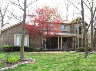 6878 Serenity Dr, Troy, MI 48098