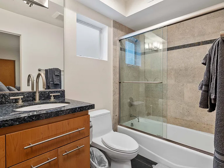 452 Marine Pl — Photo 29