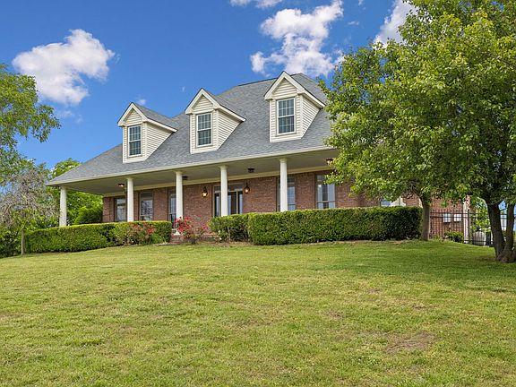 3rd image of 314 Fairview Rd