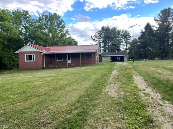 4681 Irish Run Rd SE, Dennison, OH 44621