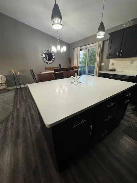 Large Quartz Kitchen Island/Prep Space. - 1885 Lusitano St