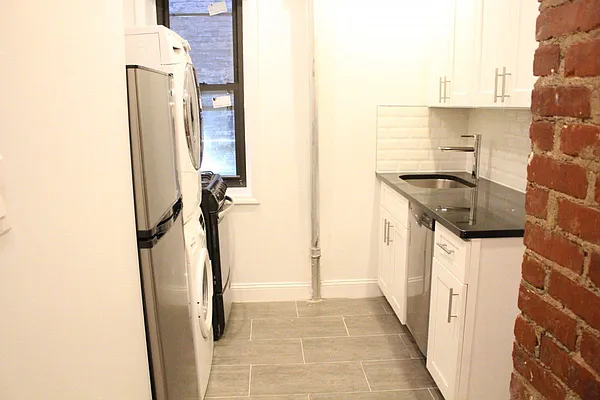 Rented by Bohemia Realty Group | media 23