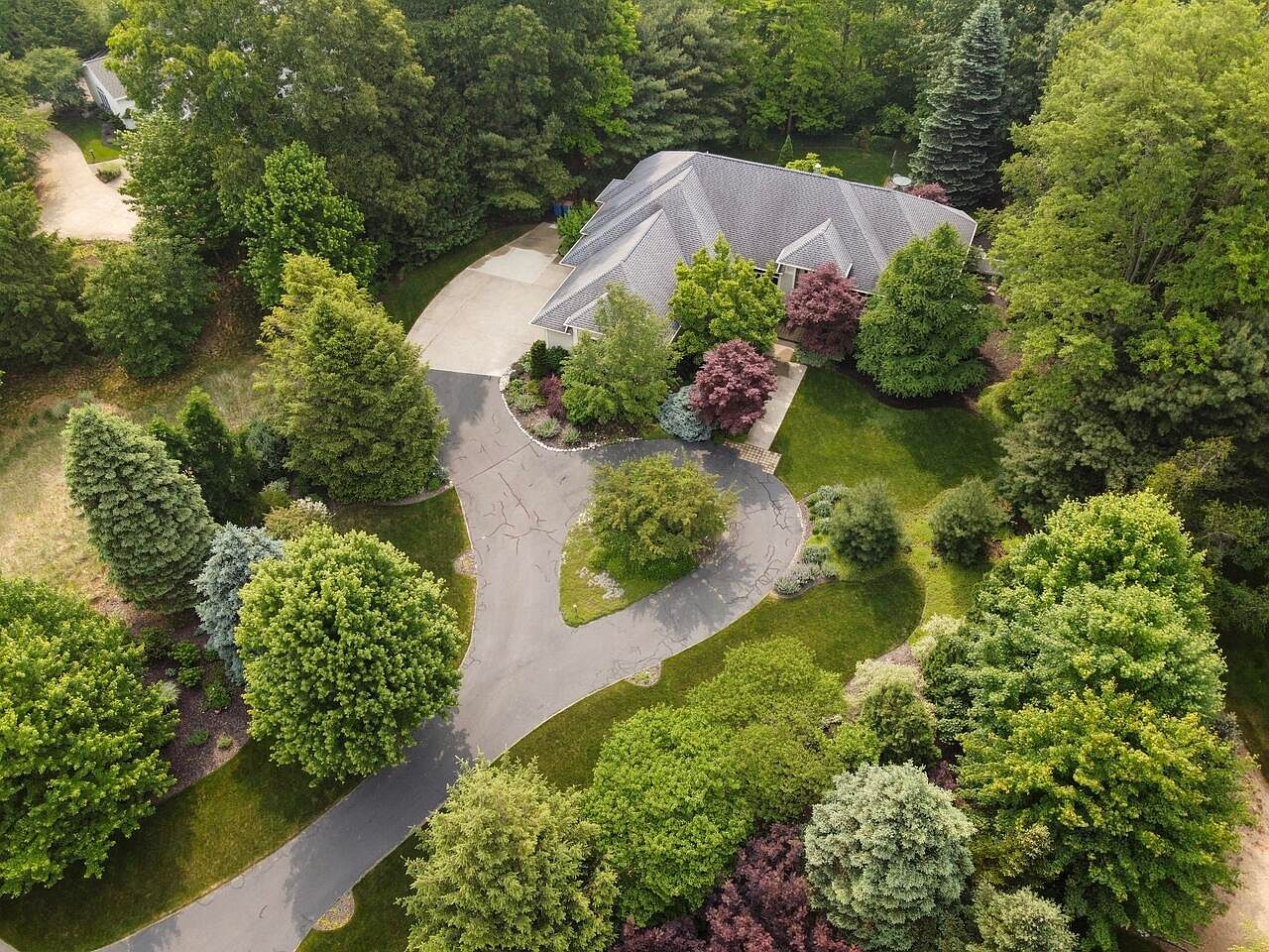 6418 Oakridge Dr, Holland, MI 49423 Zillow