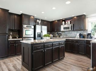 230 Carpenter Ct, Dixon, CA 95620