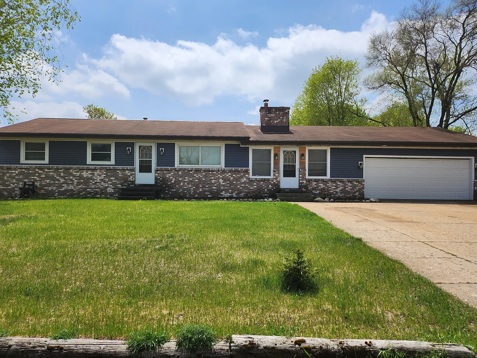 1728 Rhonda Dr photo 1