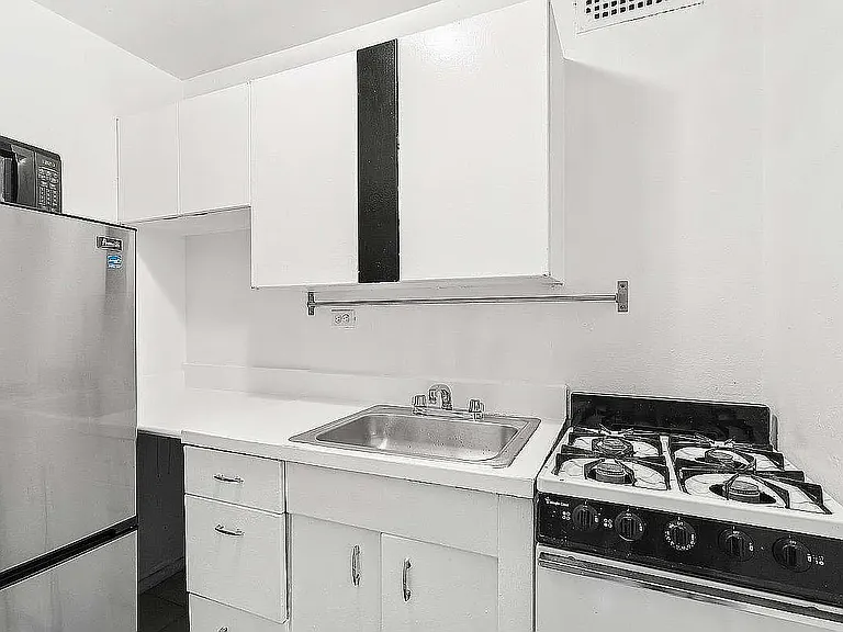 195 Willoughby Ave #1609 — Photo 3