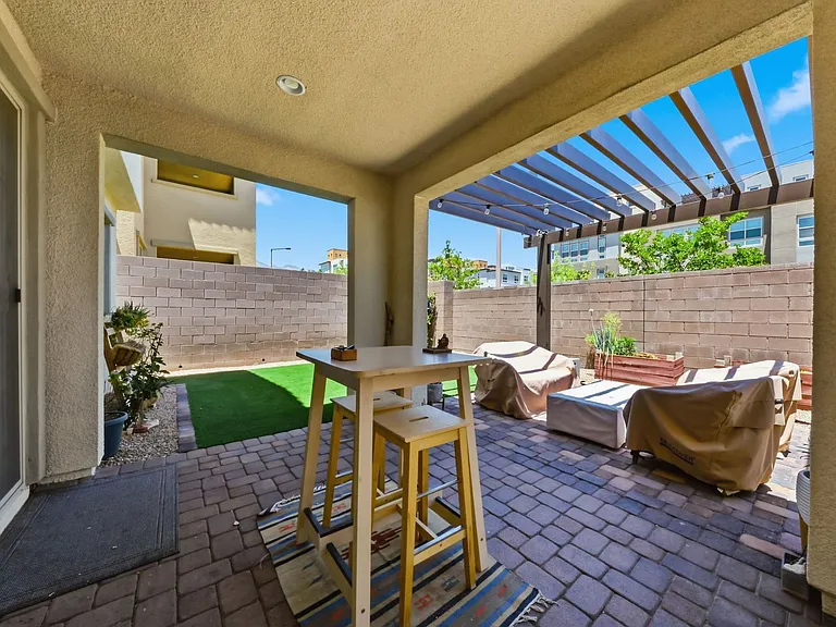 11824 Pelican Butte Ave — Photo 4