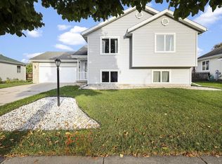 409 Wyalusing Dr, Madison, WI 53718