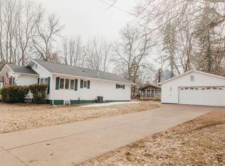 423 13th St, Cloquet, MN 55720
