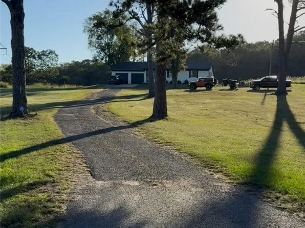 8266 State Route 105 N, Russellville, AR 72802