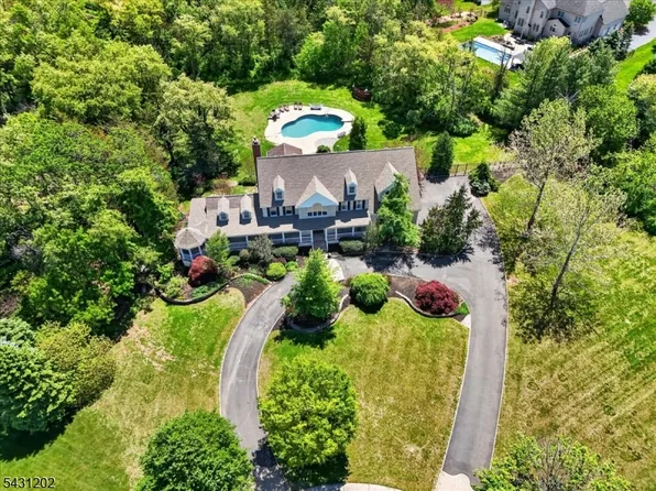 6 Harman Ct, Hillsborough Twp., NJ 08844